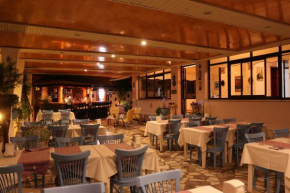 Arya Hotel